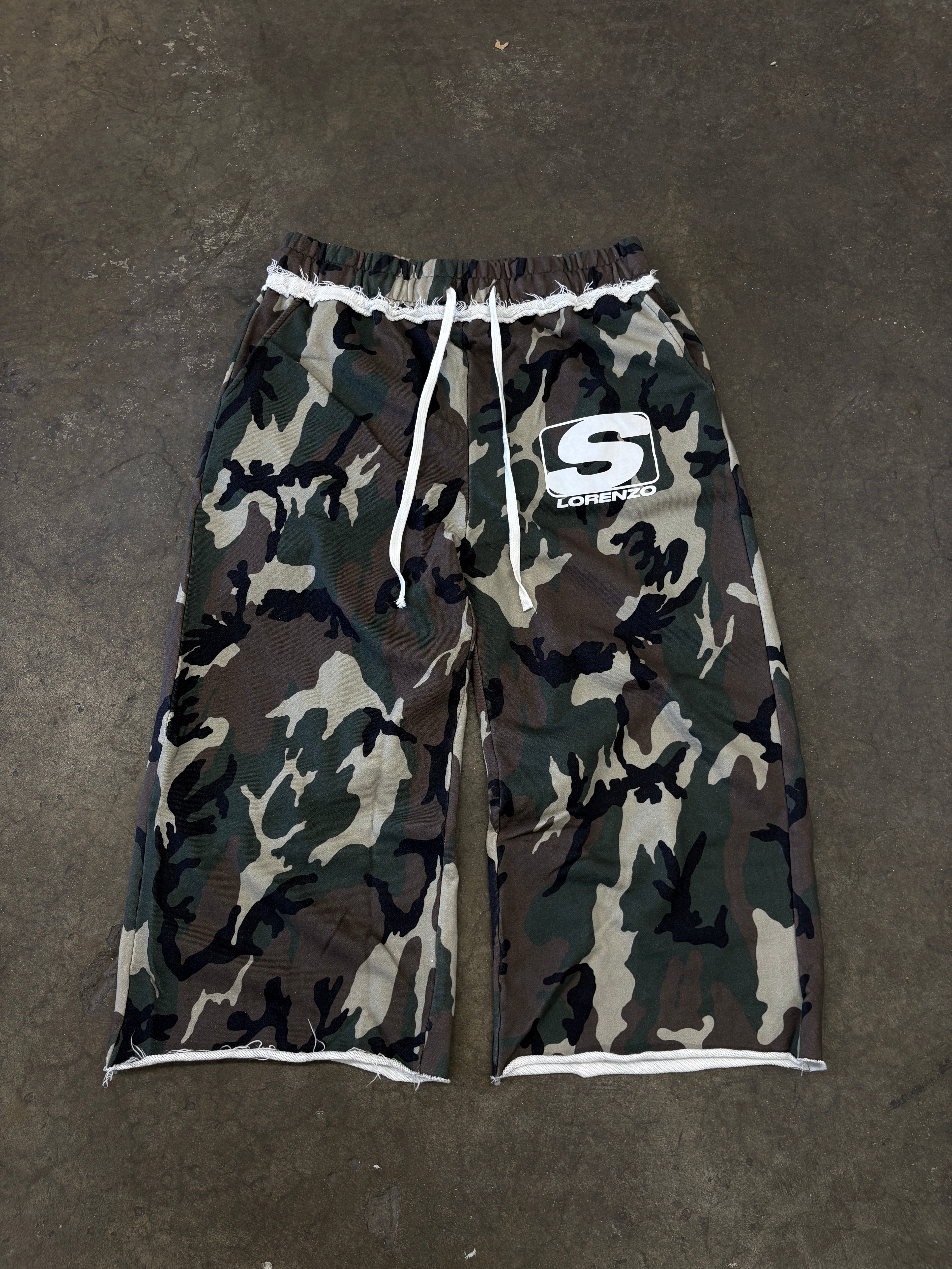CAMO 3/4 SHORTS