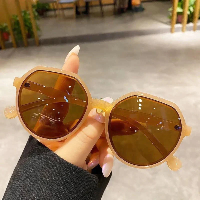 KLASSNUM Women Square Frame Fashion Sunglasses Brand Vintage Travel Sun Glasses Female Eyewear Anti-Glare Driving Sun Glasses